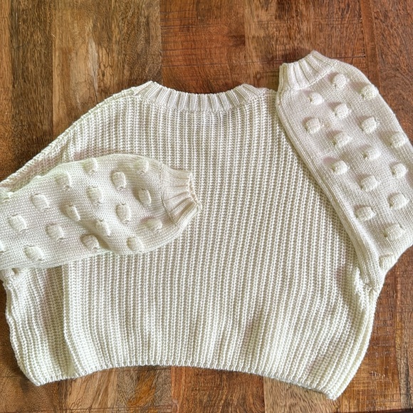 En Créme Dot Sleeve Sweater Size L (stain on sleeve) - Picture 5 of 7